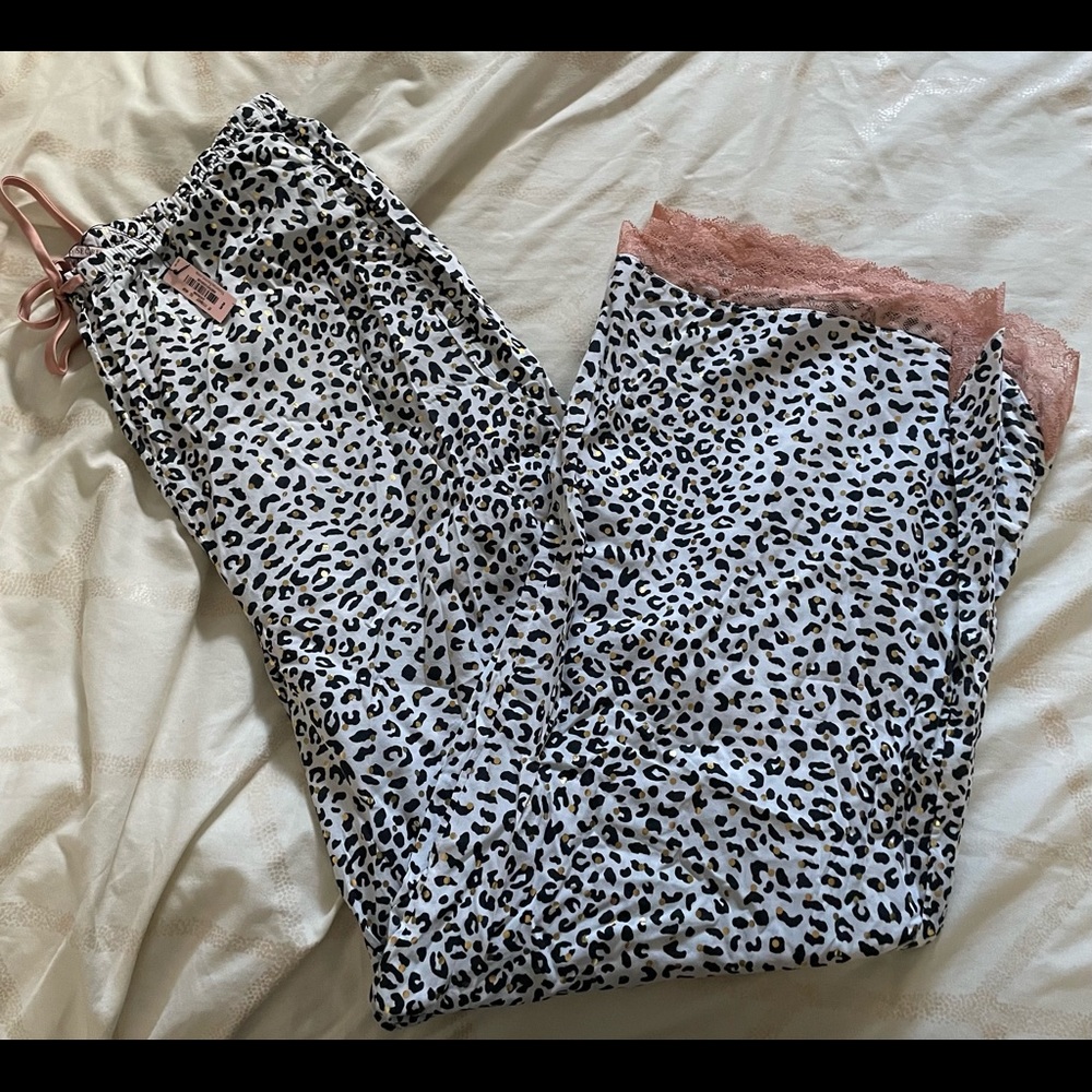 Victoria’s Secret sleepwear